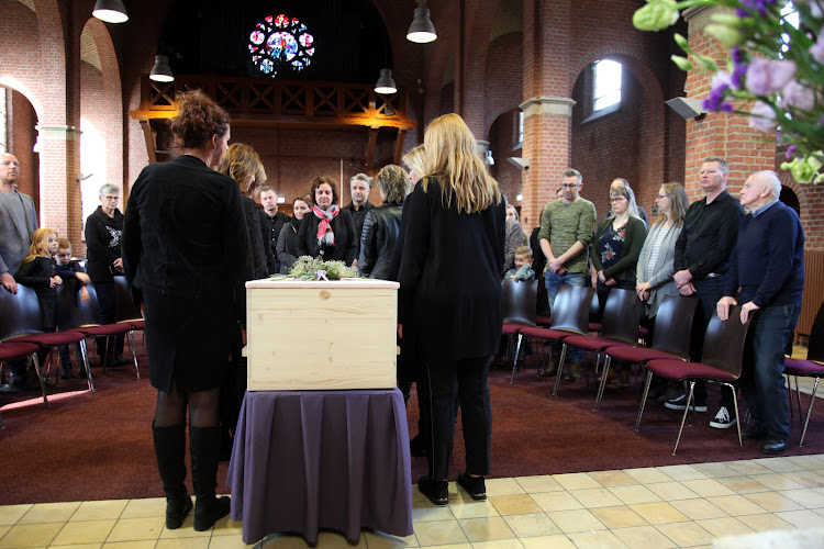 Viek Uitvaart in Someren | Afscheidsbegeleider | Uw gids voor uitvaarten