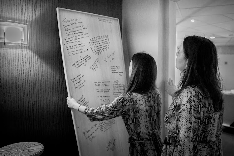 Yvette Vlaar Fotografie in Benningbroek | Uitvaartbegeleider | Transparante dienstverlening