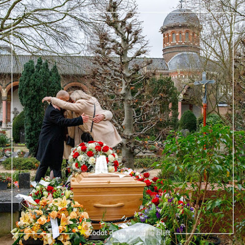 Zodat de herinnering blijft - Uitvaart in Wateringen | Uitvaartbegeleider | Uw zorggids in de regio